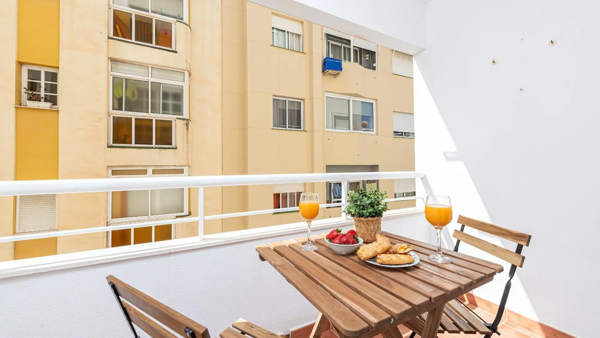 شقة Wintowinrentals Urban Rincon - Cozy & Central Next To Beach رينكون ذي لا مْبيكتوري إسبانيا